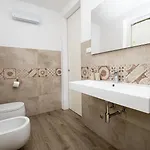 Modern 4-bedroom With Pool In *