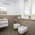 Modern 4-bedroom With Pool In Ližnjan