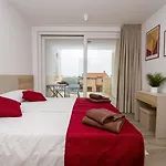 Modern 4-bedroom With Pool In ヴィラ