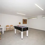 Modern 4-bedroom With Pool In ヴィラ Ližnjan