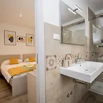 Modern 4-bedroom With Pool In