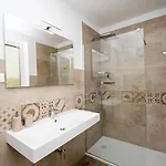 Modern 4-bedroom With Pool In * Ližnjan