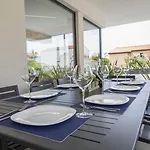 ヴィラ Modern 4-bedroom With Pool In