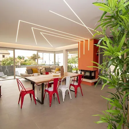 Villa Modern 4-bedroom With Pool In Ližnjan