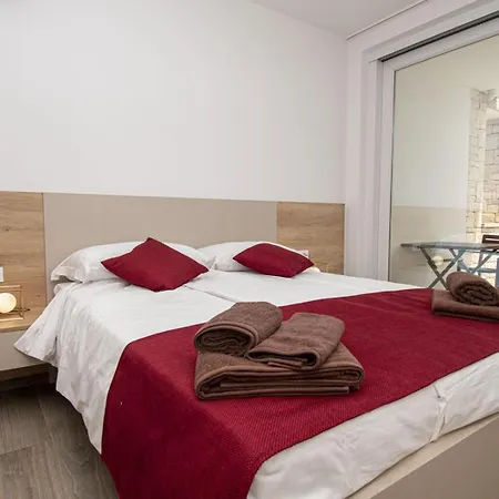 Modern 4-bedroom With Pool In Villa *